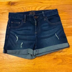 Casual ripped jean shorts